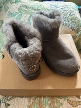 NIB UGG Short Shearling Boot with Studded Logo